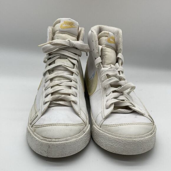 Youth Size 7Y Nike Blazer Mid ‘77 GS ‘Brushstrock White Leather Skate Sneakers - Picture 2 of 9